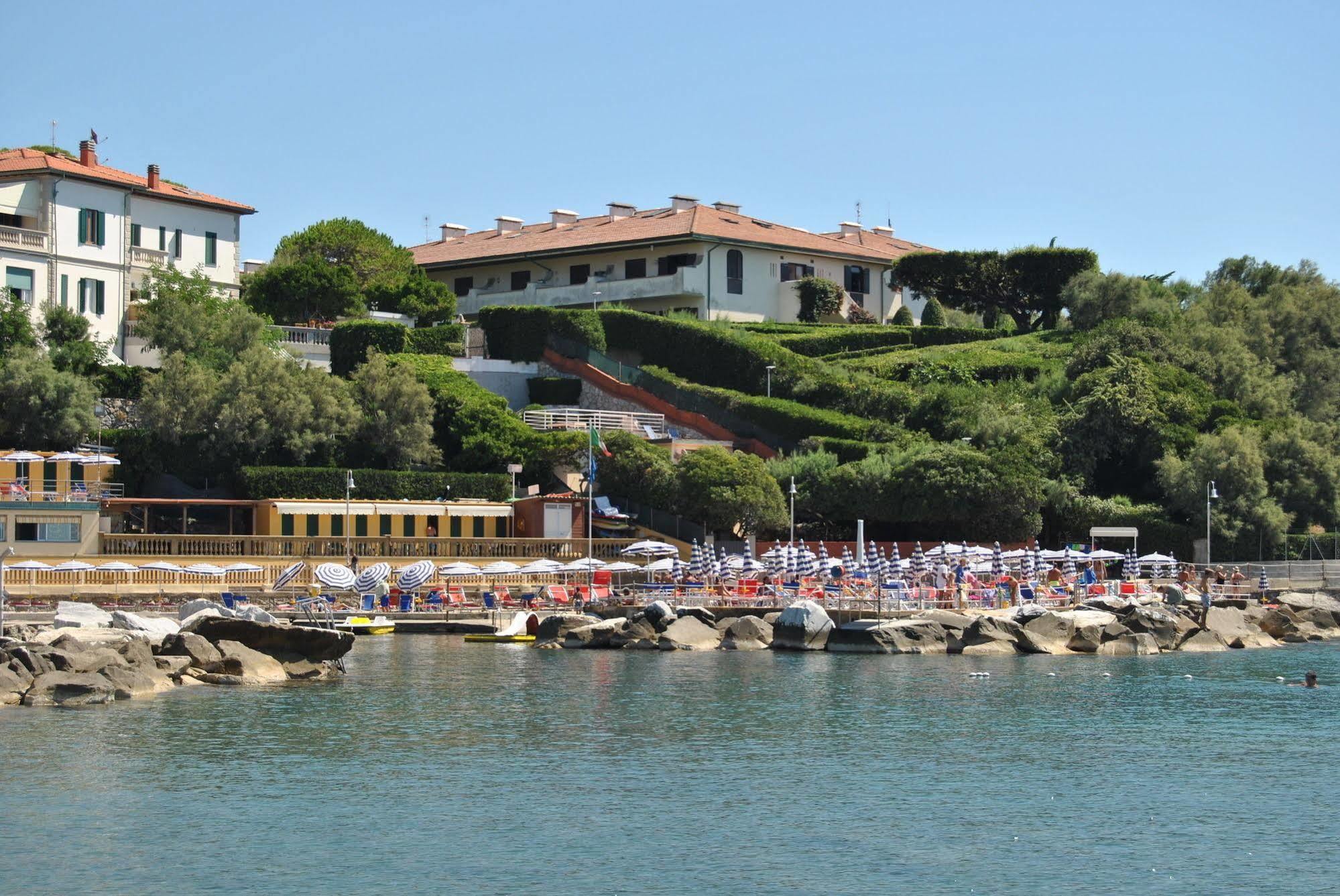 Residenza Venus Apartment Castiglioncello Bagian luar foto